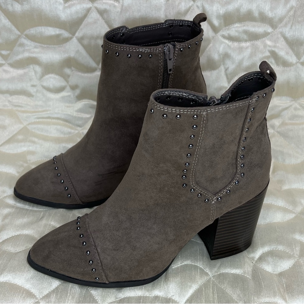 Express Brown Heeled Ankle Boots Booties Women’s US 7 Cap Toe Zipper